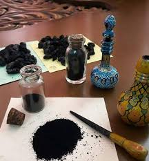 سرمه چشم نرم و سبک با جلوه ای طبیعی